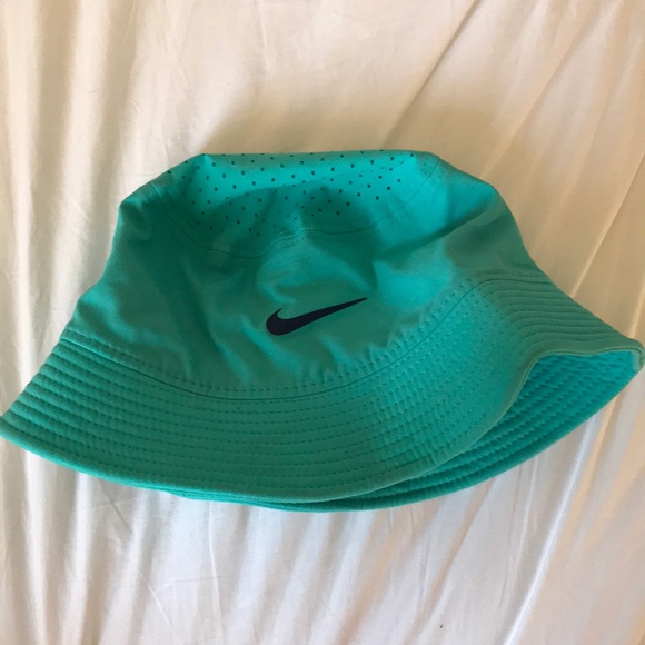 nike dri fit bucket hat